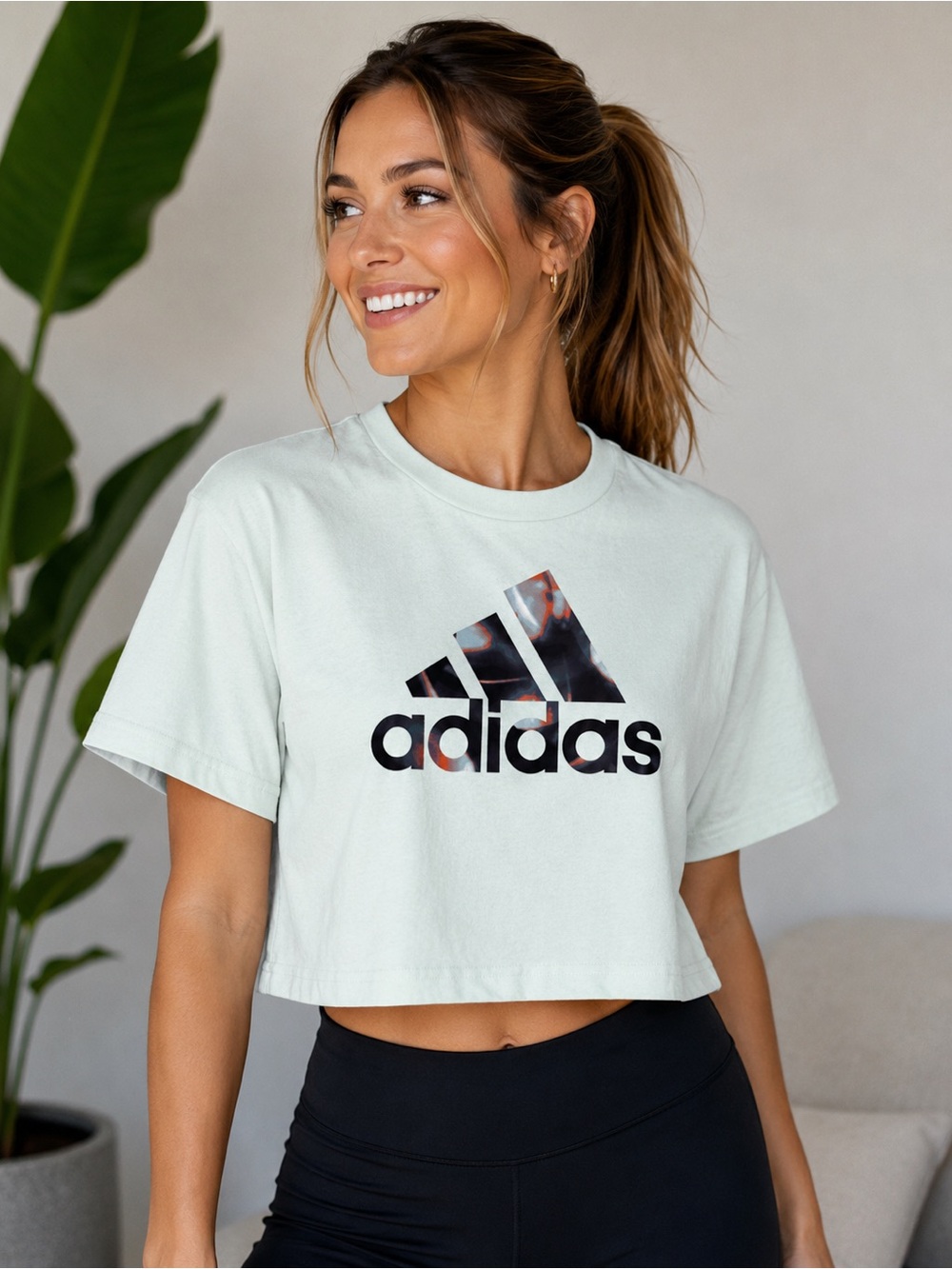 Adidas Women’s Cropped Logo T-Shirt Seafoam Green XS Back Seam